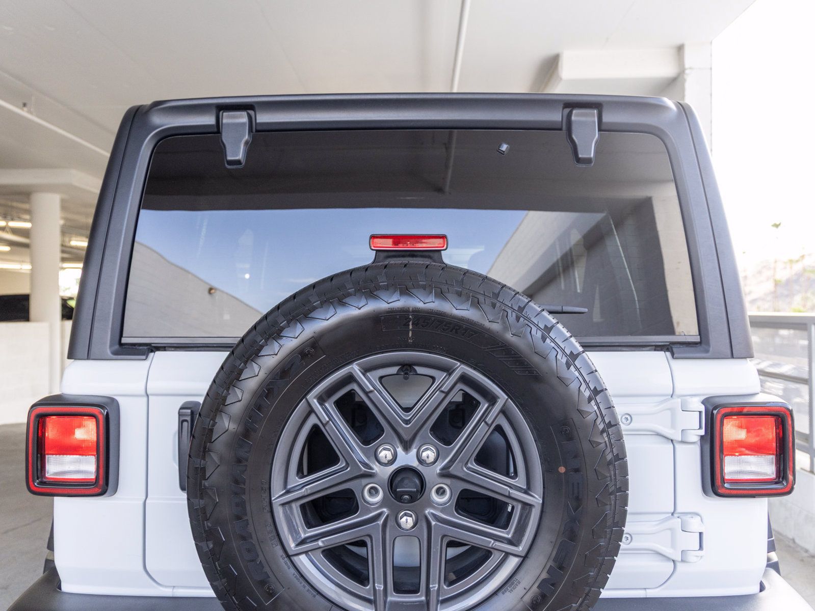 Used 2025 Jeep Wrangler Unlimited Sport AWD/4WD image 28