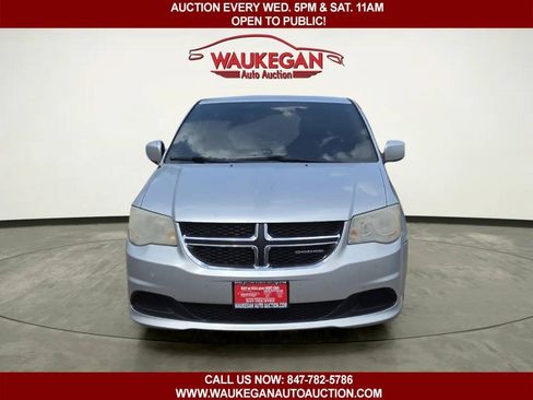 Used 2011 Dodge Grand Caravan Mainstreet w/ PWR Convenience Group FWD image 2