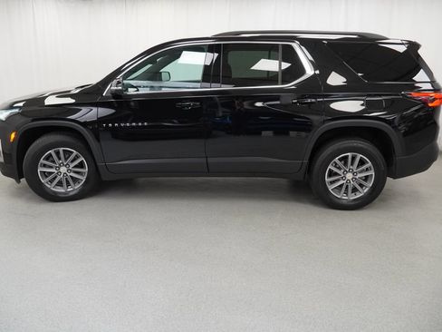 Used 2023 Chevrolet Traverse LT w/ Rear Camera Mirror Package AWD/4WD image 5