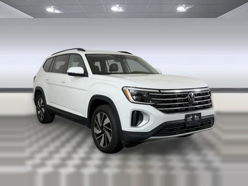 Used 2024 Volkswagen Atlas SE FWD image 7