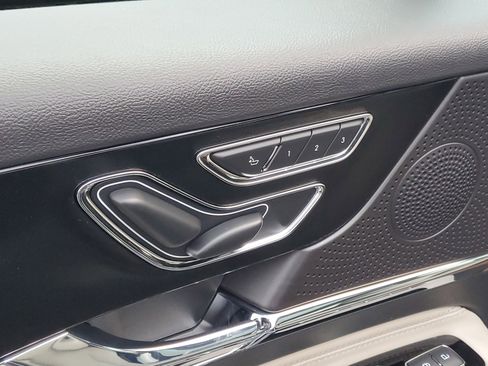 New 2026 Lincoln Corsair Premiere image 9