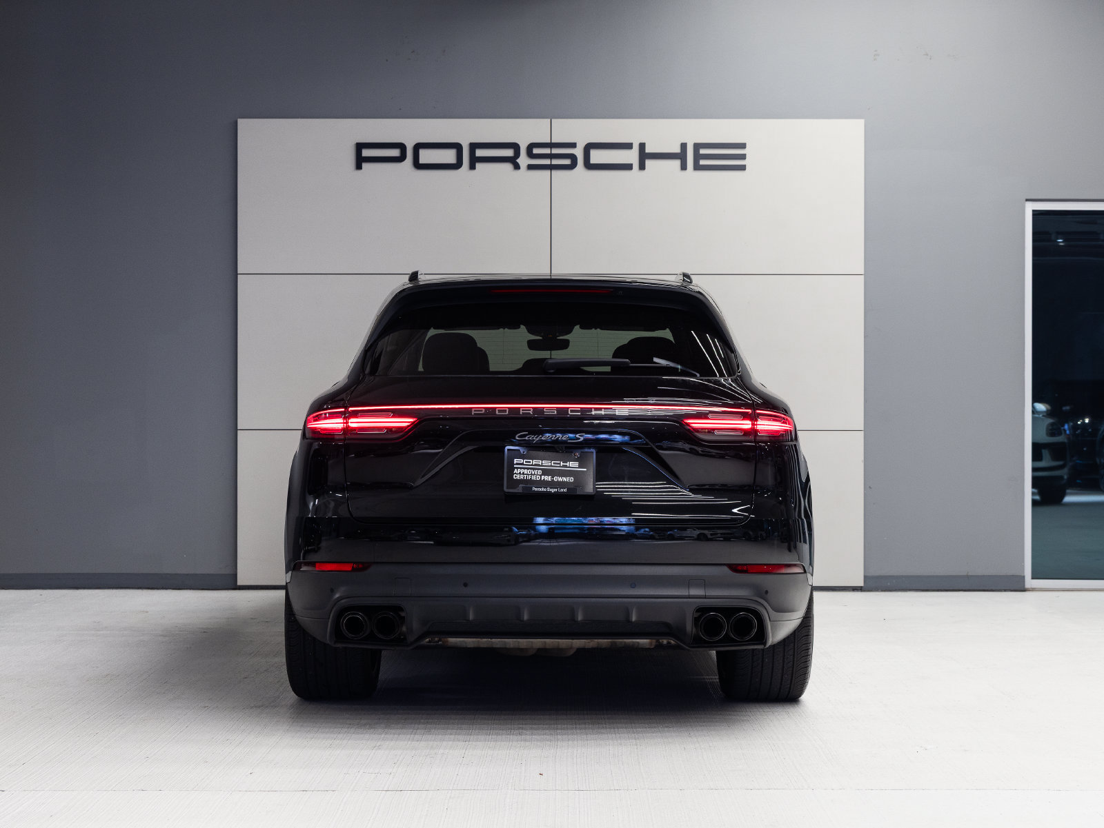 Certified 2023 Porsche Cayenne S Platinum AWD/4WD image 6