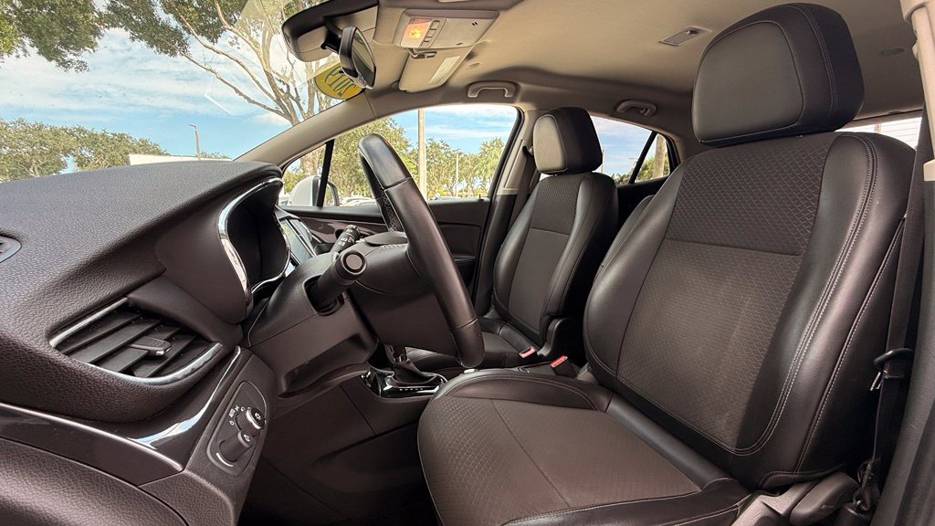 Used 2019 Buick Encore Preferred w/ Safety Package FWD image 4