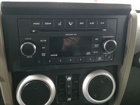 Used 2009 Jeep Wrangler Unlimited Sahara w/ Mopar Chrome Edition Group image 13