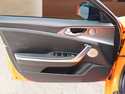 Used 2019 Kia Stinger GTS image 12
