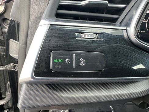 Certified 2024 Audi RS Q8 image 36