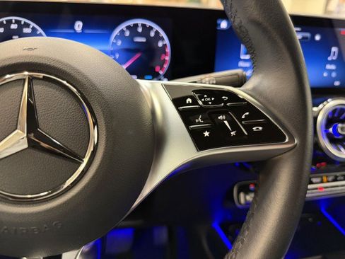 Certified 2025 Mercedes-Benz GLA 250 image 17