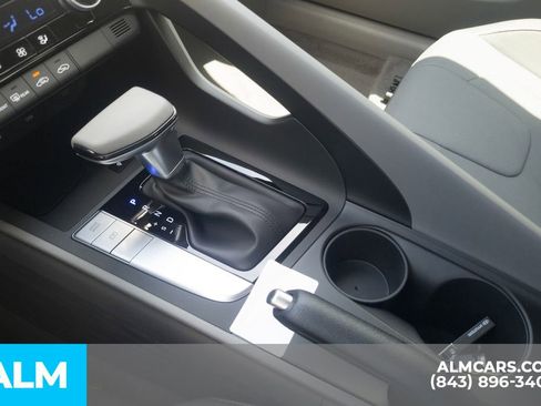 Certified 2025 Hyundai Elantra Sport image 22