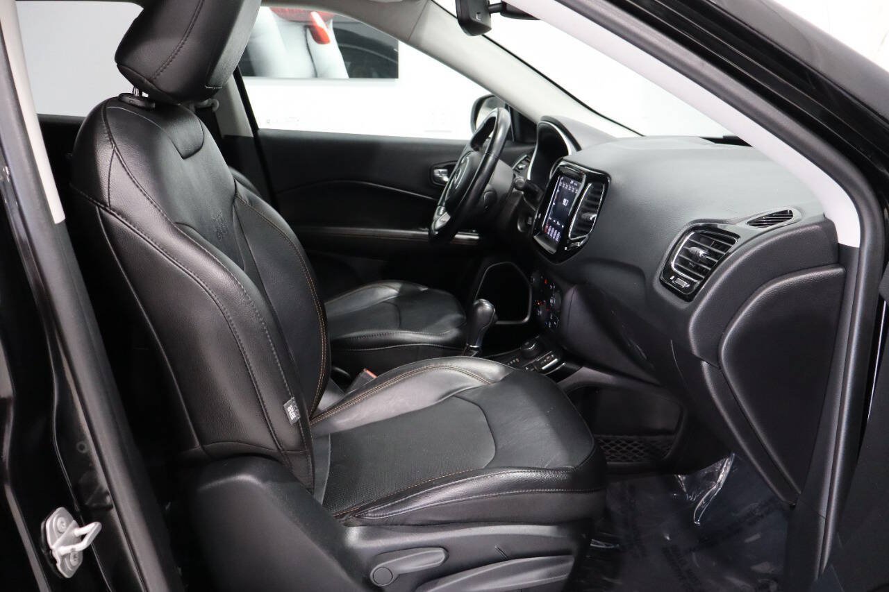 Used 2020 Jeep Compass Limited AWD/4WD image 10