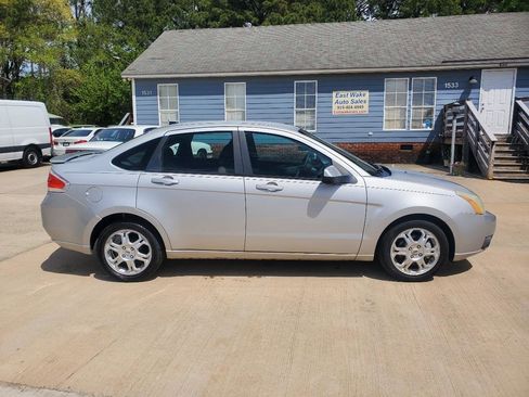 Used 2009 Ford Focus SES image 4