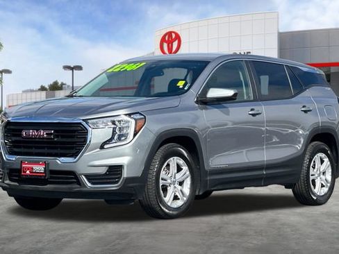 Used 2024 GMC Terrain SLE FWD image 9