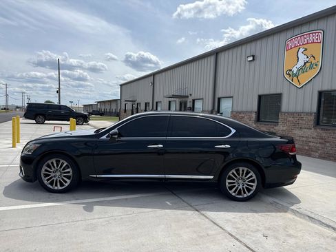 Used 2013 Lexus LS 460 L w/ Preferred Accessory Package RWD image 15