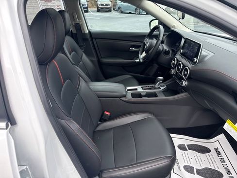 Used 2025 Nissan Sentra SR w/ SR Premium Package image 31