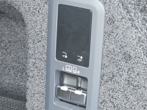 New 2025 Land Rover Range Rover SE image 22