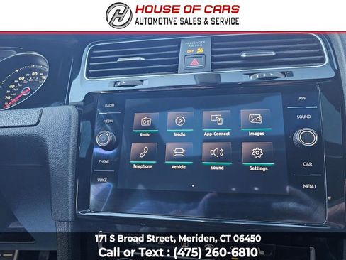 Used 2018 Volkswagen GTI SE image 33