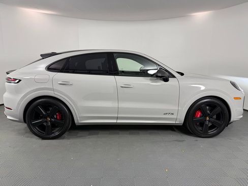 New 2026 Porsche Cayenne GTS image 9