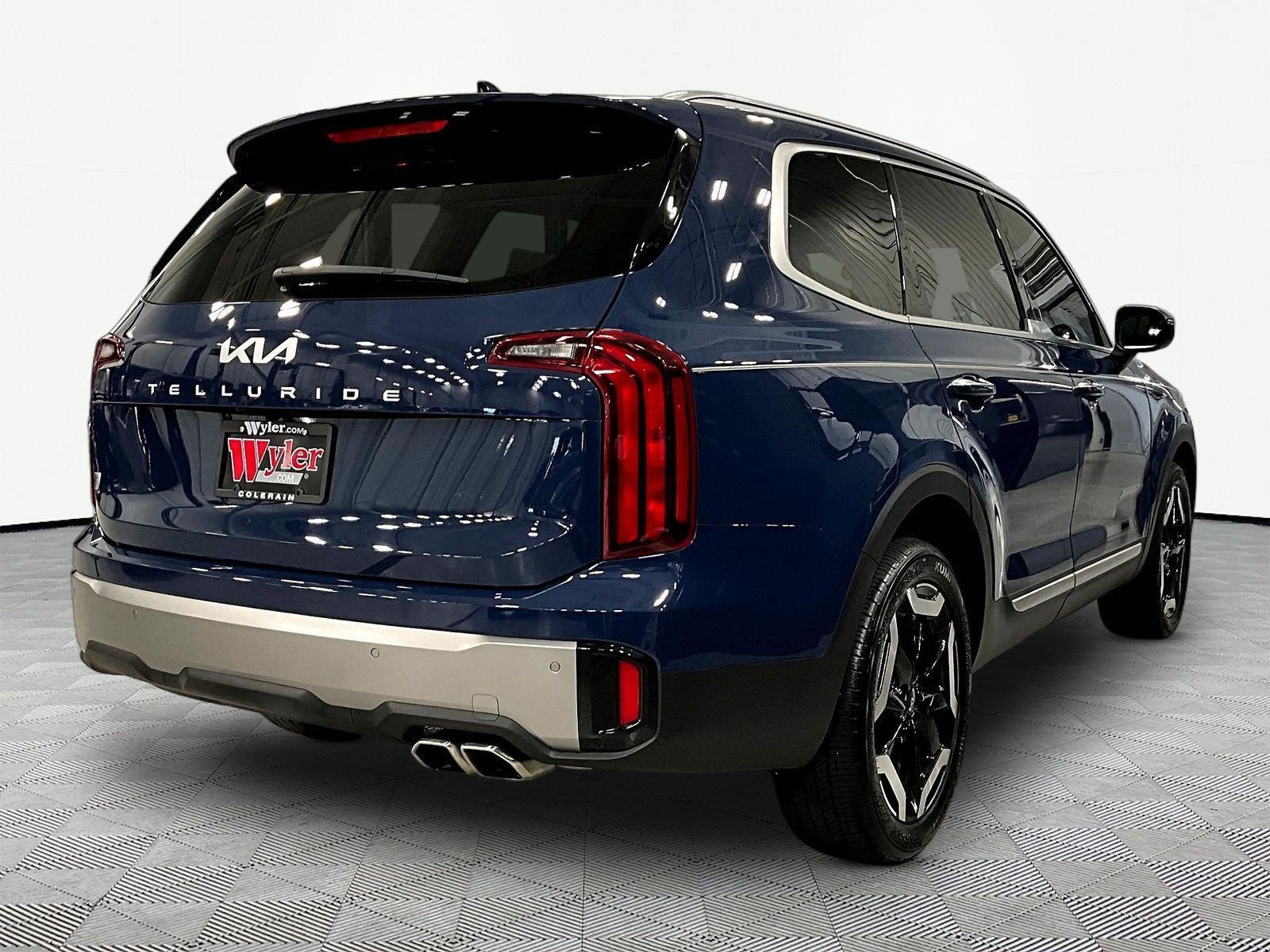 Used 2025 Kia Telluride S FWD image 6