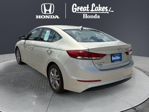 Used 2018 Hyundai Elantra SEL w/ Cargo Package FWD image 4