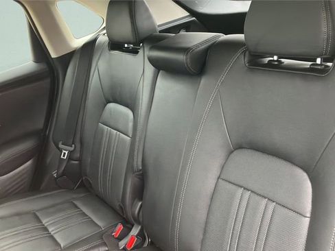 Certified 2025 Honda HR-V EX-L image 33