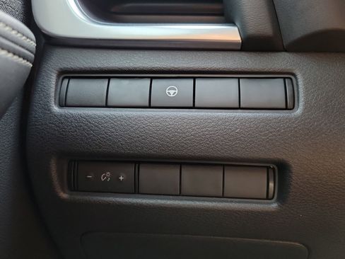 Certified 2021 Nissan Rogue SV FWD image 29