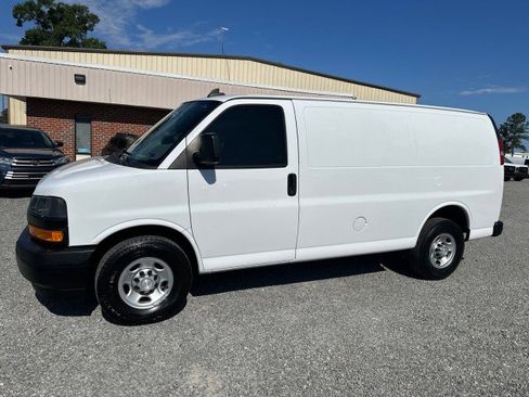 Used 2018 Chevrolet Express 2500 w/ Driver Convenience Package RWD image 1