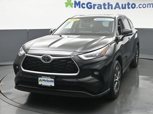 Used 2020 Toyota Highlander XLE AWD/4WD image 24