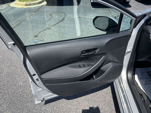 Used 2023 Toyota Corolla LE FWD image 14