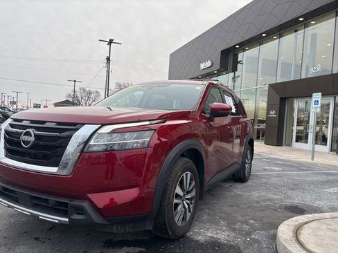Used 2024 Nissan Pathfinder SL image 3