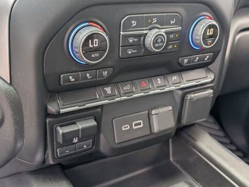 Used 2022 Chevrolet Silverado 2500 LTZ w/ LTZ Convenience Package RWD image 29