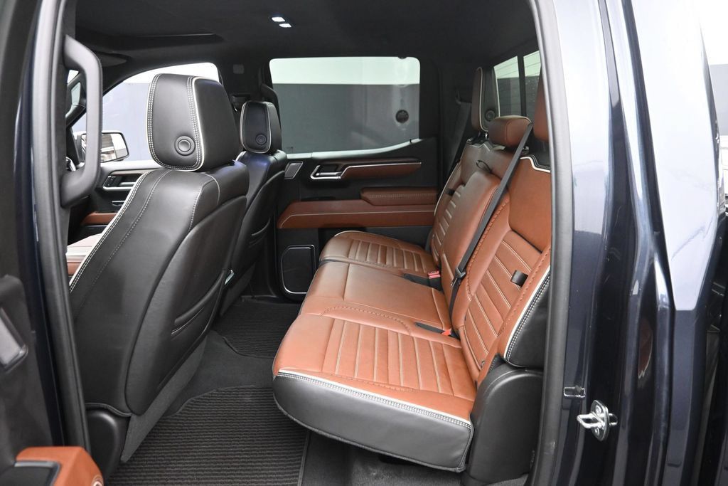Used 2024 GMC Sierra 1500 Denali Ultimate AWD/4WD image 12