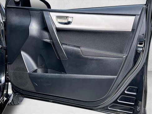 Used 2019 Toyota Corolla LE image 19