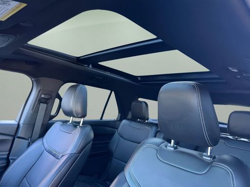 Used 2020 Ford Explorer ST w/ ST Street Pack image 16