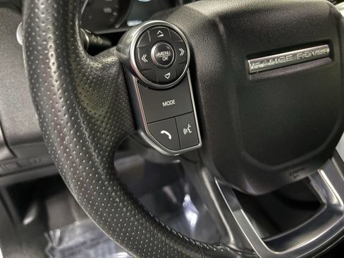 Used 2016 Land Rover Range Rover Sport SE image 16