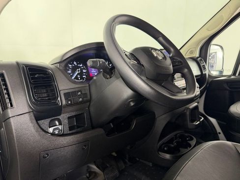 Used 2025 RAM ProMaster 2500 w/ Convenience Group FWD image 19