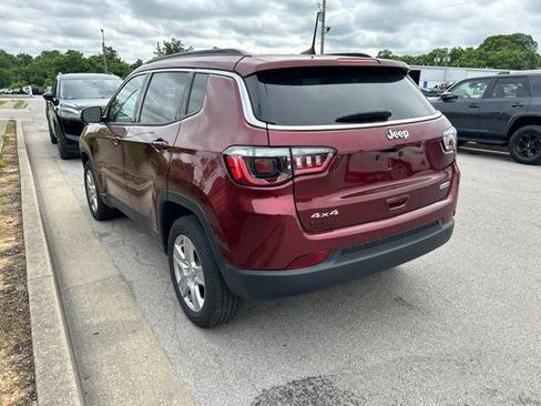 Used 2022 Jeep Compass Latitude w/ Convenience Group AWD/4WD image 2
