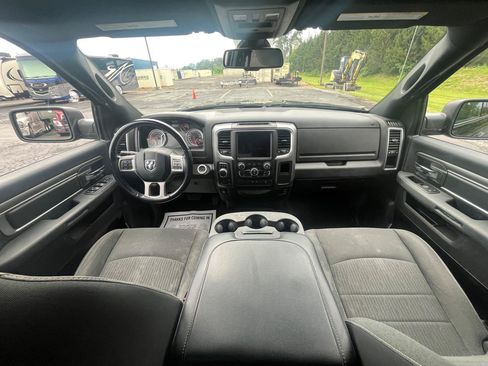 Used 2022 RAM 1500 Warlock AWD/4WD image 2