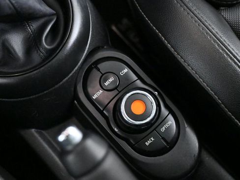 Used 2019 MINI Cooper S image 17