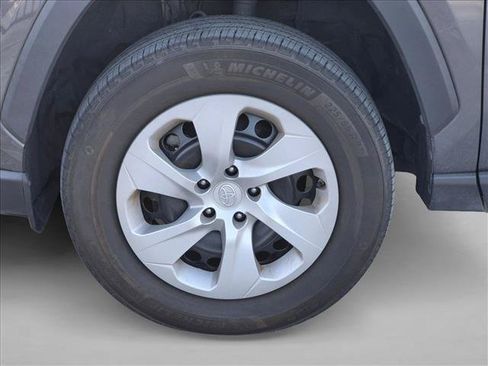Used 2023 Toyota RAV4 LE FWD image 9