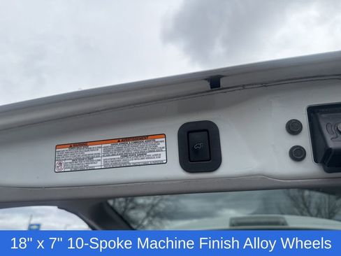 Used 2017 Toyota Sienna Limited Premium image 16