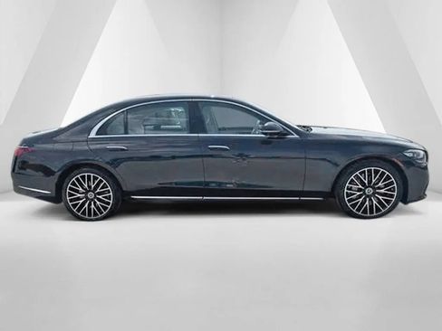 Used 2022 Mercedes-Benz S 500 4MATIC w/ 3D Technology Package image 8