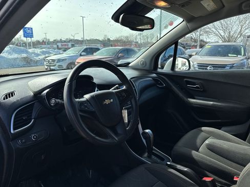 Used 2017 Chevrolet Trax LT image 14