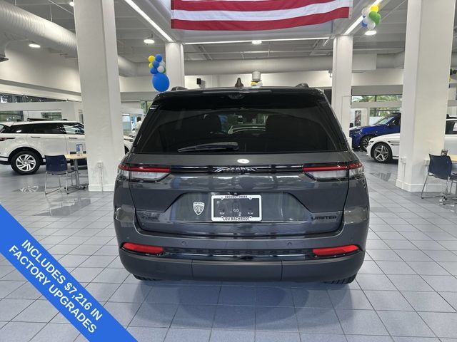 Used 2023 Jeep Grand Cherokee Limited w/ Luxury Tech Group II AWD/4WD image 35