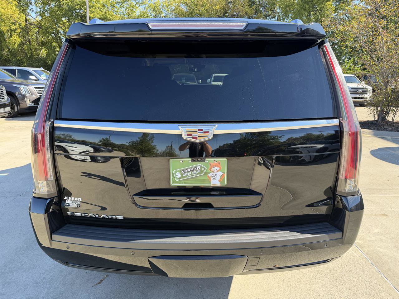 Used 2020 Cadillac Escalade Luxury AWD/4WD image 6