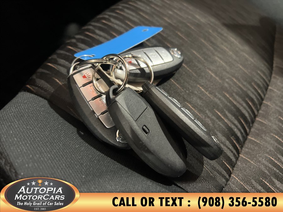 Used 2017 Nissan Rogue SV AWD/4WD image 29