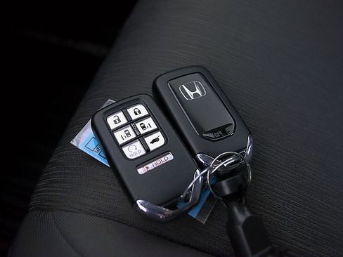 Used 2021 Honda Odyssey EX image 29