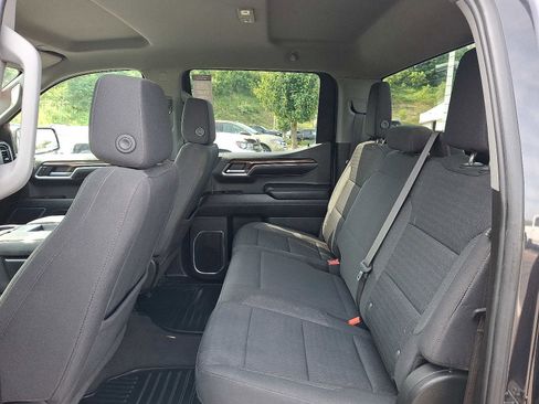 Used 2022 Chevrolet Silverado 1500 LT image 11