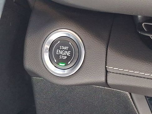 Used 2023 Buick Envision Essence w/ Sport Touring Package AWD/4WD image 23