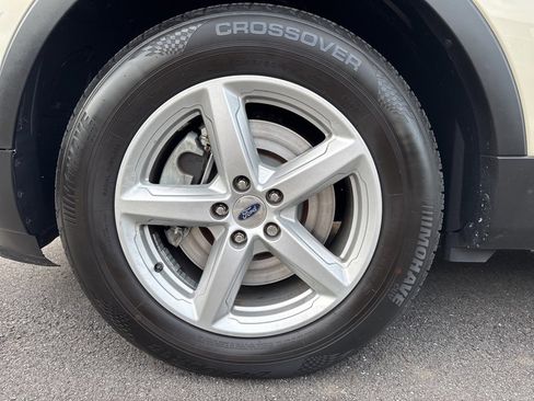 Used 2018 Ford Explorer XLT w/ Equipment Group 202A image 16