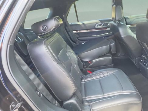 Used 2018 Ford Explorer Platinum AWD/4WD image 27