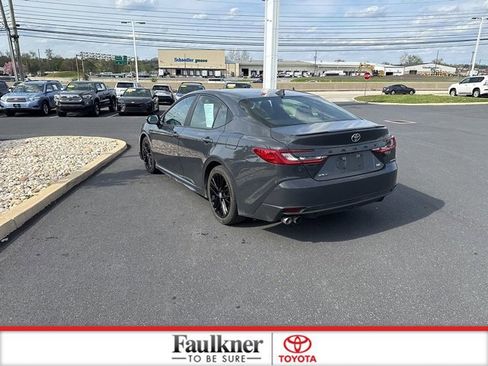 Used 2025 Toyota Camry SE image 5